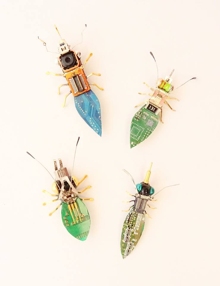 Потрясающие насекомые, сделанные из компьютерных деталей